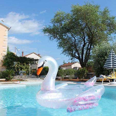 Apartments Borghetto Vinkuran Buitenkant foto